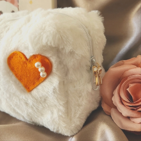 plushies cosmetic, makeup, travel, organize bag - Picture 4 of 6